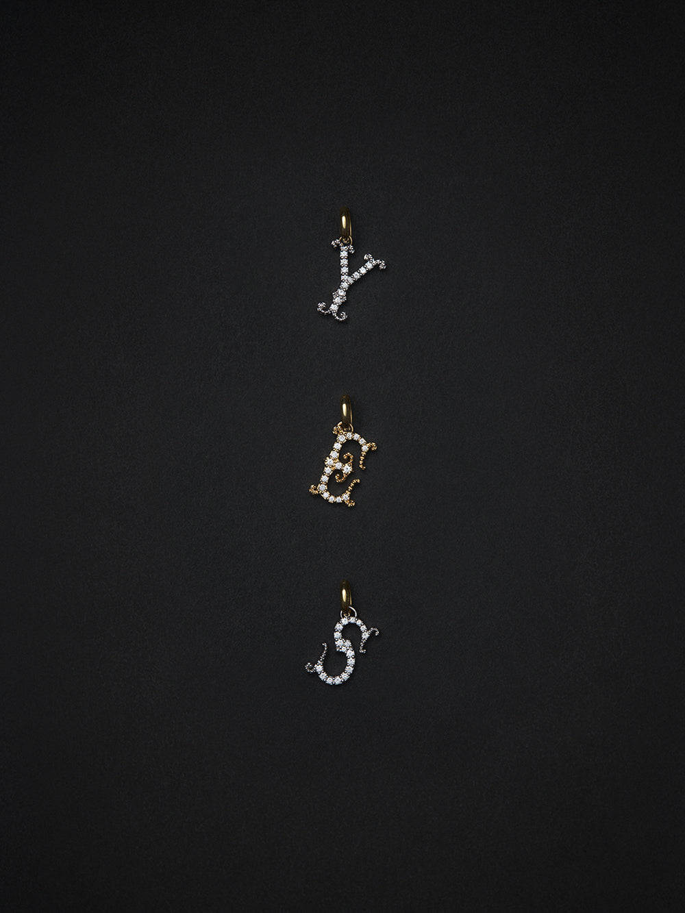 5X グランデダイヤモンドイニシャルチャーム