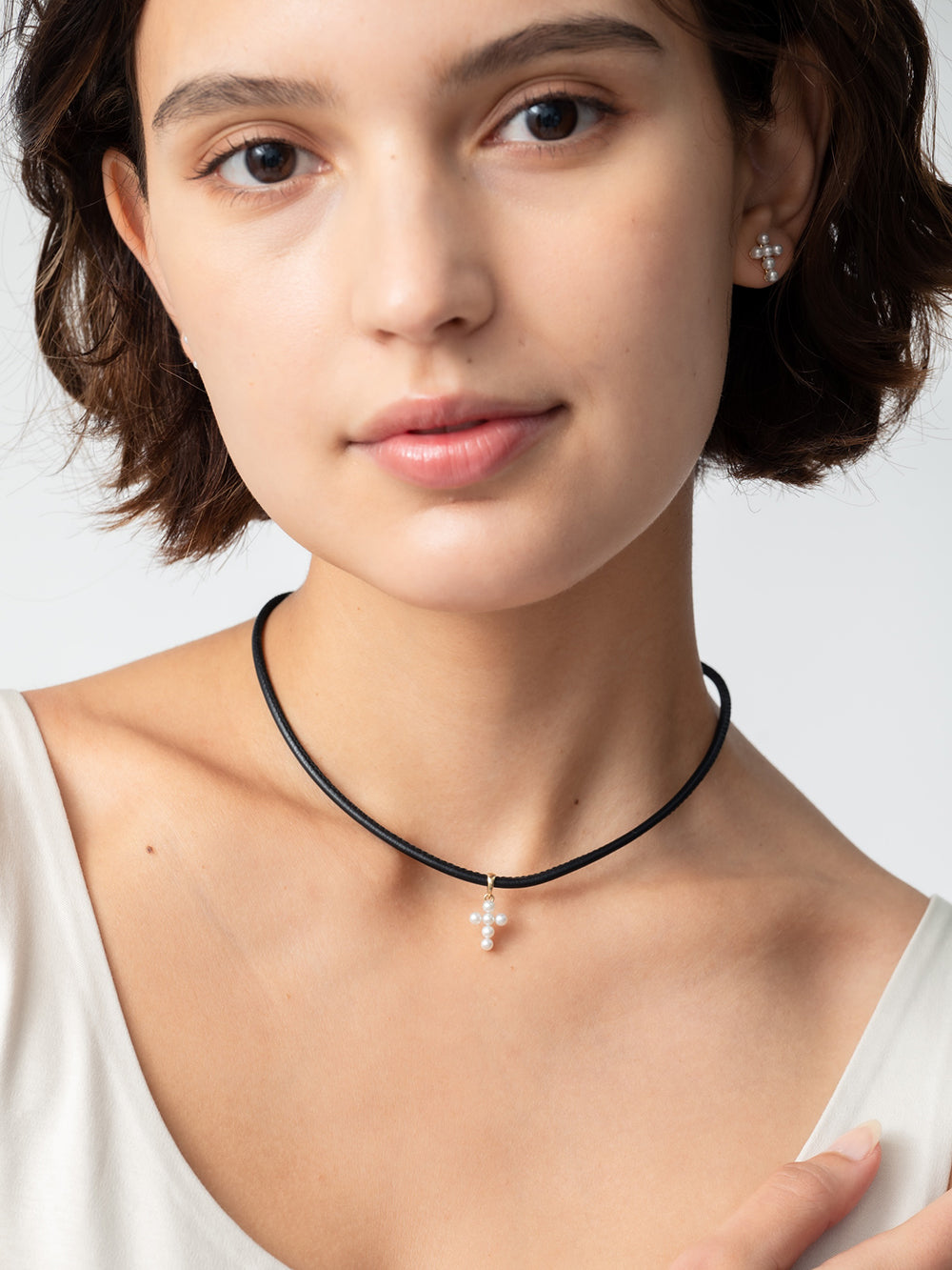 X3X20 パールクロスレザーコードチョーカー